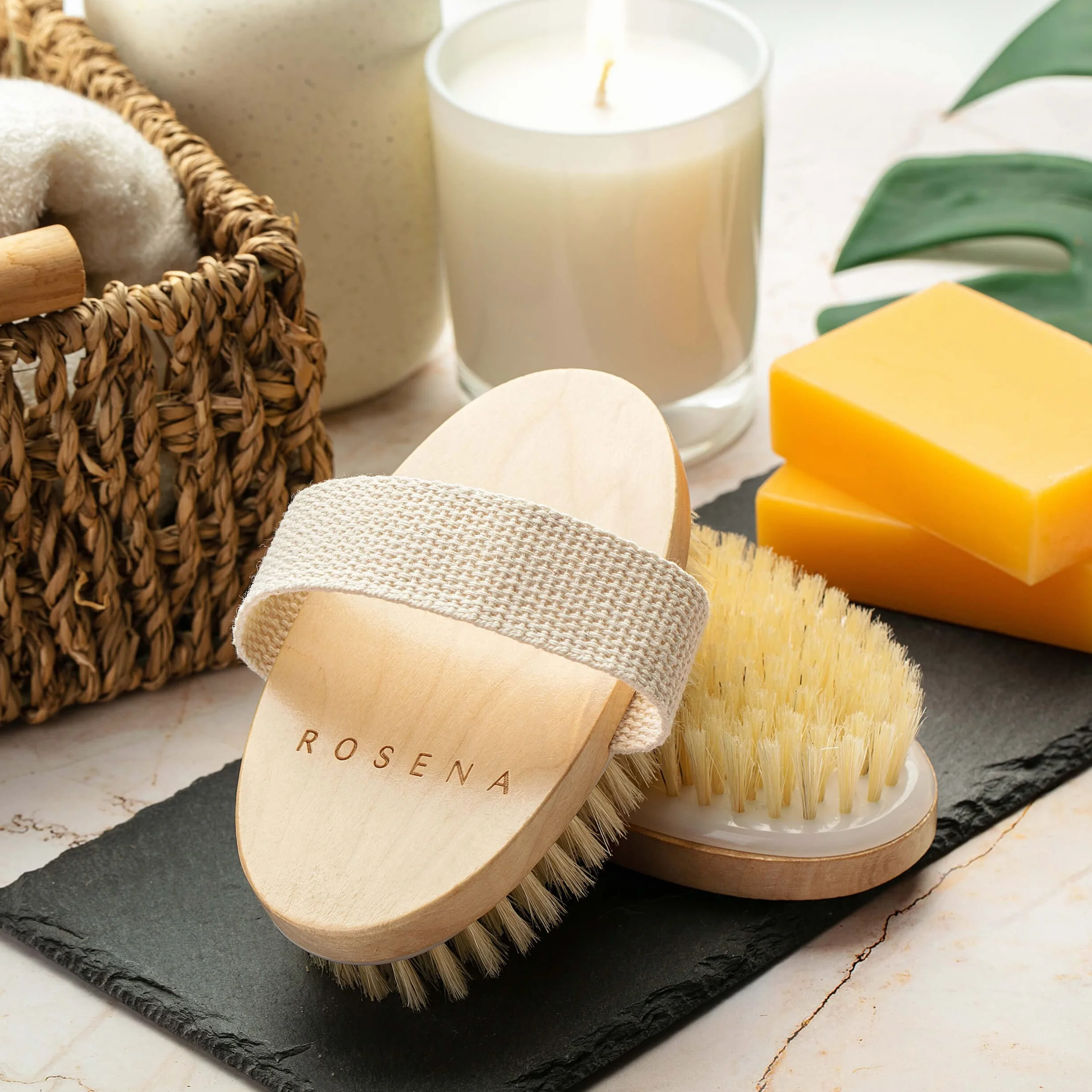 Brosse de brossage à sec pour le corps – Exfoliant bio et brosse de massage ovale