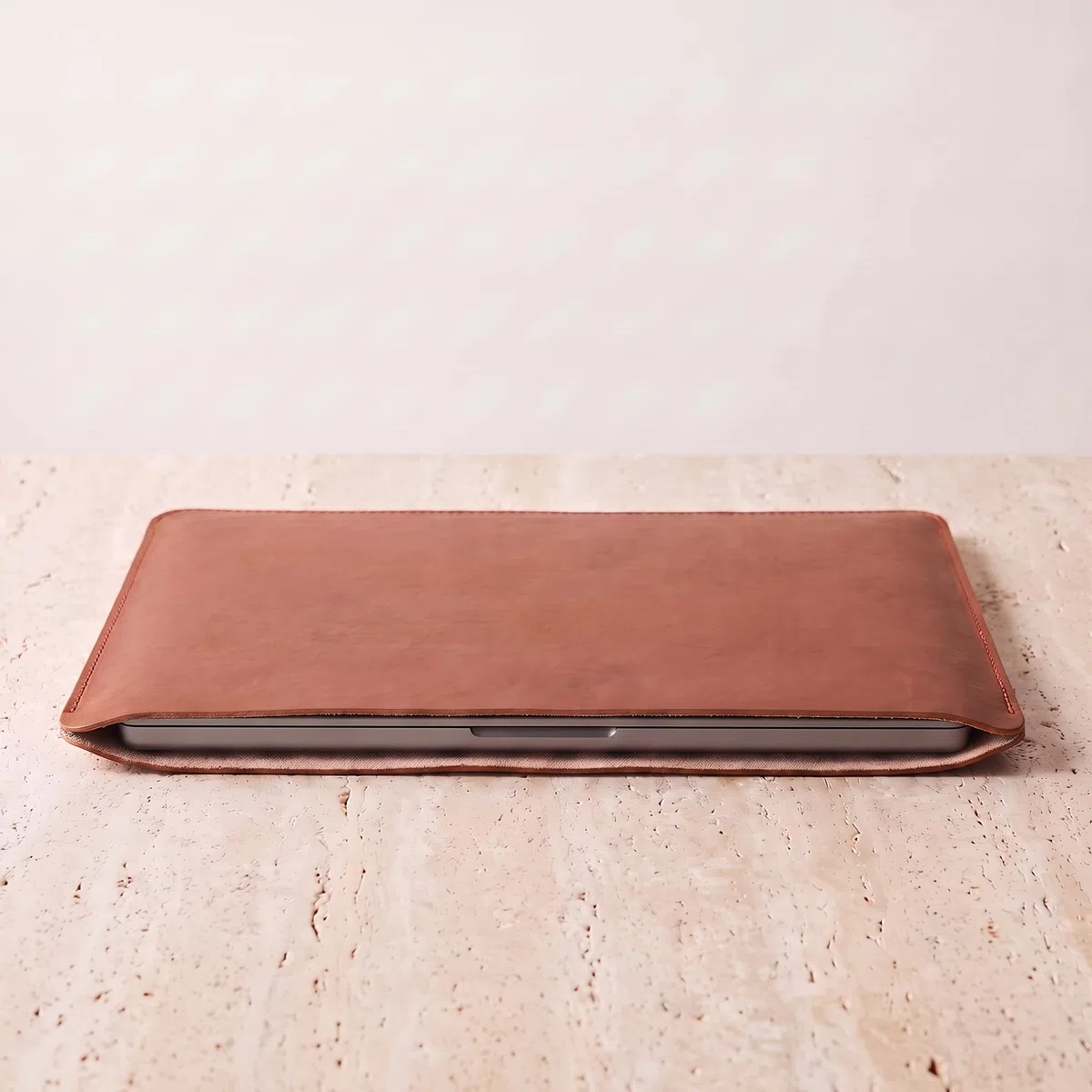 Corium Housse en cuir véritable pour MacBook Air & Pro 13" Marron