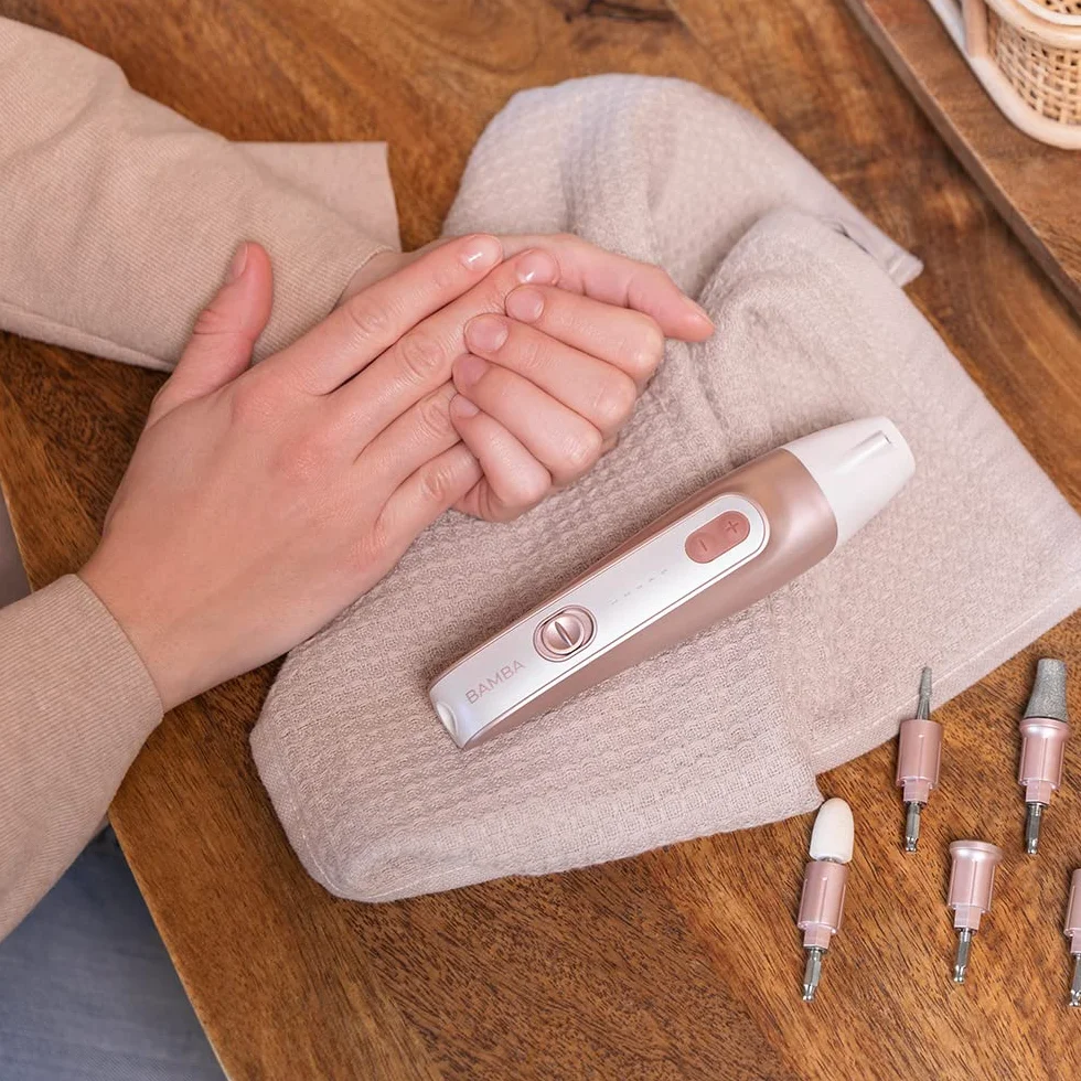 Cecotec Bamba PinkyCare 700 Perfect Nails Kit de manucure et pédicure électrique, 7 têtes, 5 vitesses, 2 sens de rotation, étui