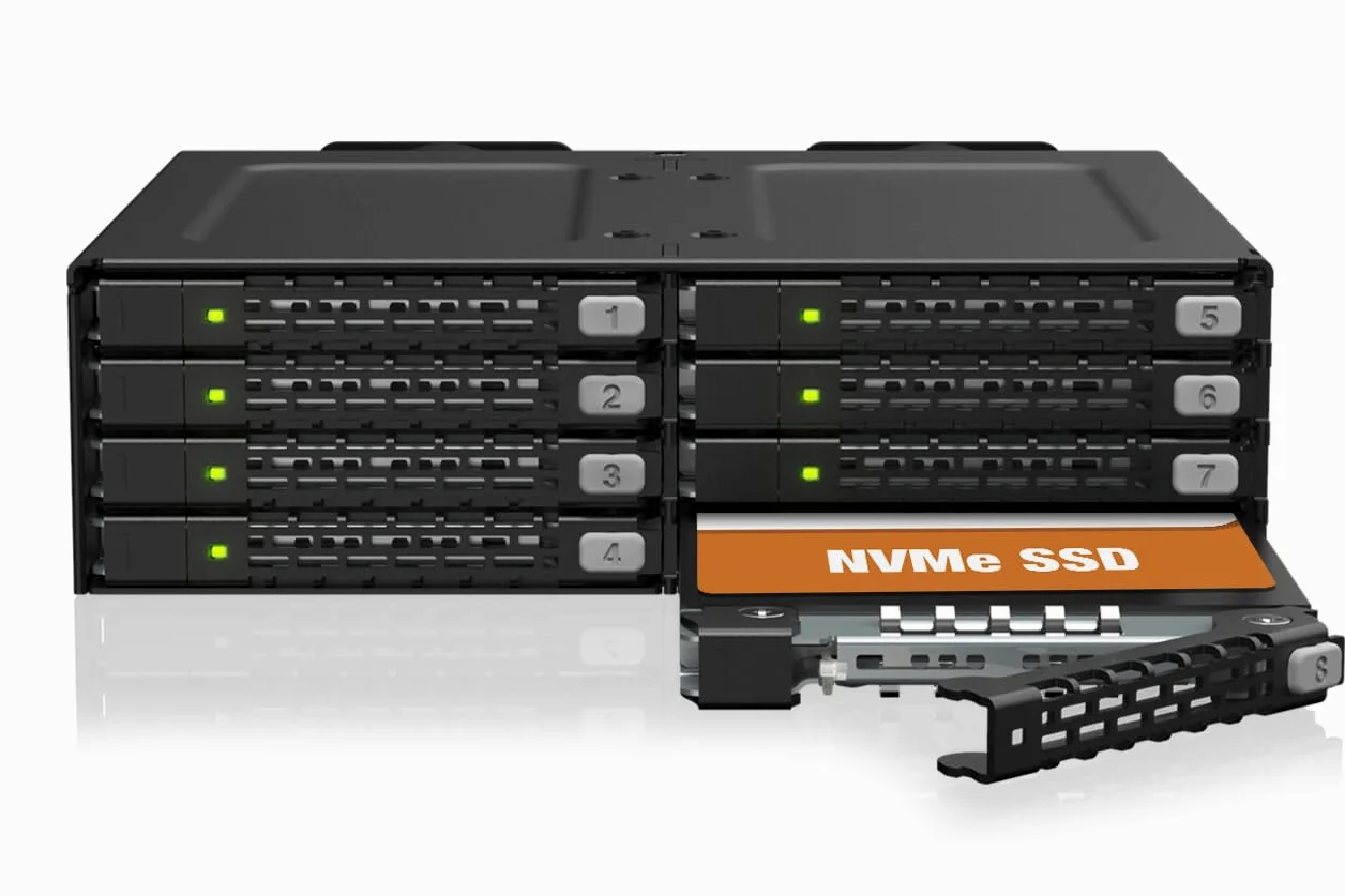 ICY DOCK ToughArmor MB998V4P-B Rack mobile 8 baies U.2/U.3 NVMe SSD PCIe 4.0 pour une seule baie de disque dur de 5,25" (4 x SlimSAS 8i SFF-8654)