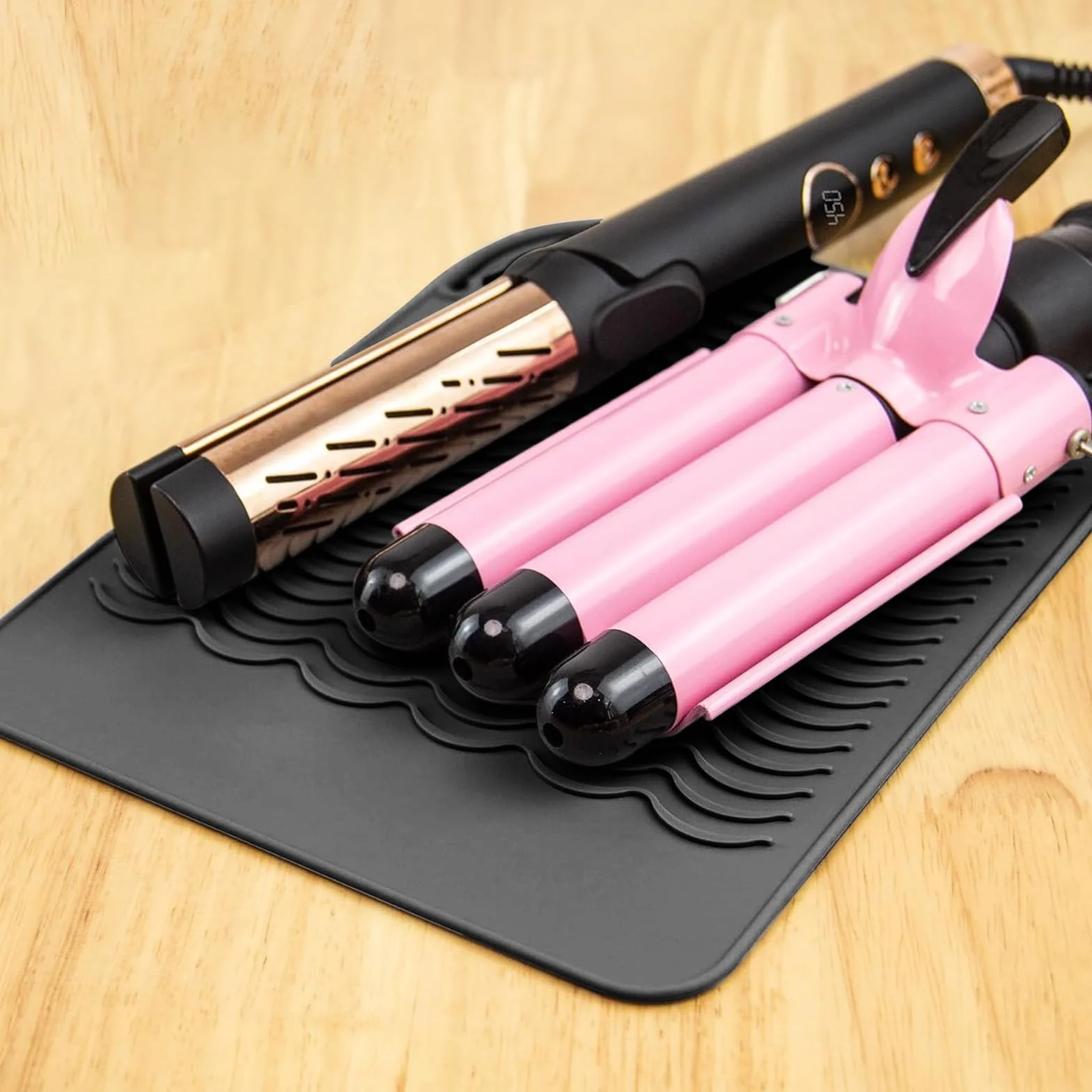 Ensemble de Protection Thermique pour Lisseur et Boucler Tapis Silicone Antidérapant Gant Résistant Chaleur Noir