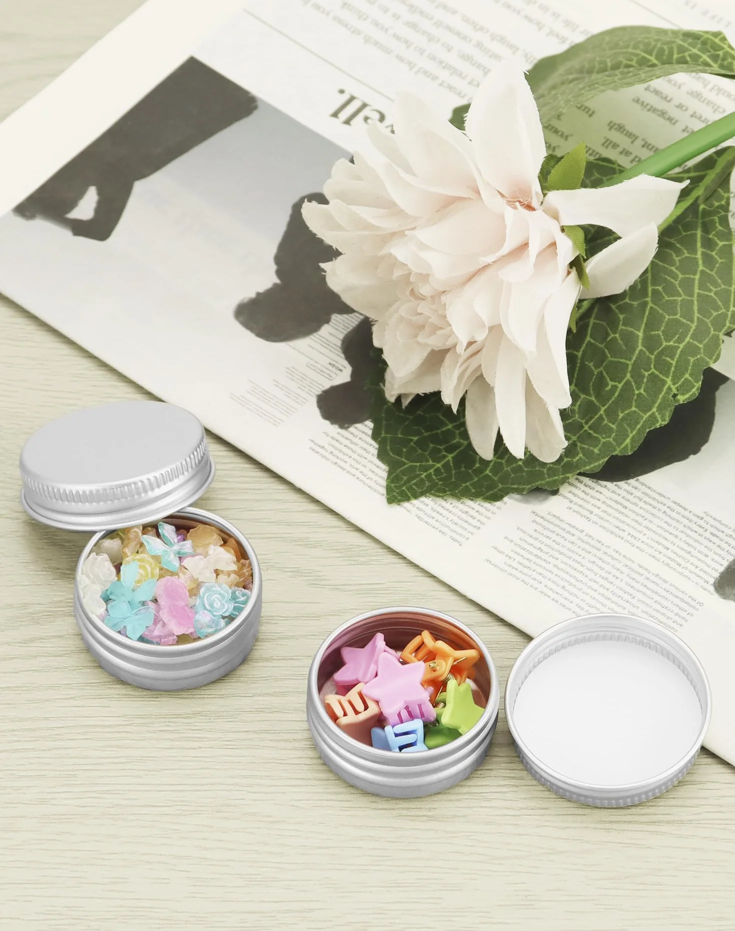 QWORK 30 Pièces Pots Rond en Aluminium avec Couvercle 15ml pour Maquillage Crème Baume à Lèvres