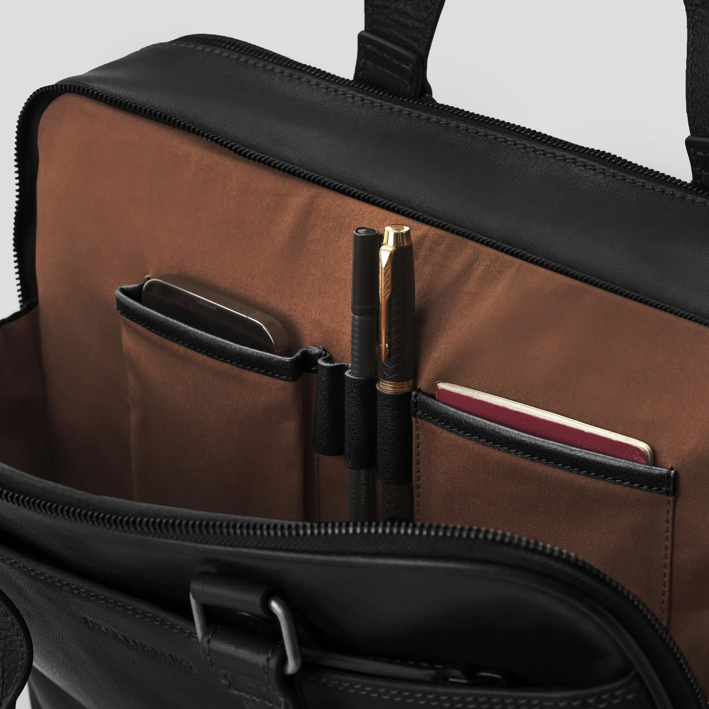 DRAKENSBERG Aurelio Porte-documents en cuir pour homme, 2 compartiments principaux, sacoche luxueuse pour ordinateur portable 16" pour le bureau, le travail, les voyages, 11 l, Noir , L