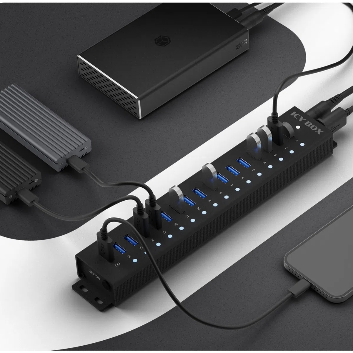 ICY Box Hub USB (17 Ports) 16 Ports USB & 1 Charge USB, USB 3.2 Gen 1 (5 Gbit/s par Port), avec Bloc d'alimentation 96 W, USB-A, Aluminium, IB-HUB1717-U3