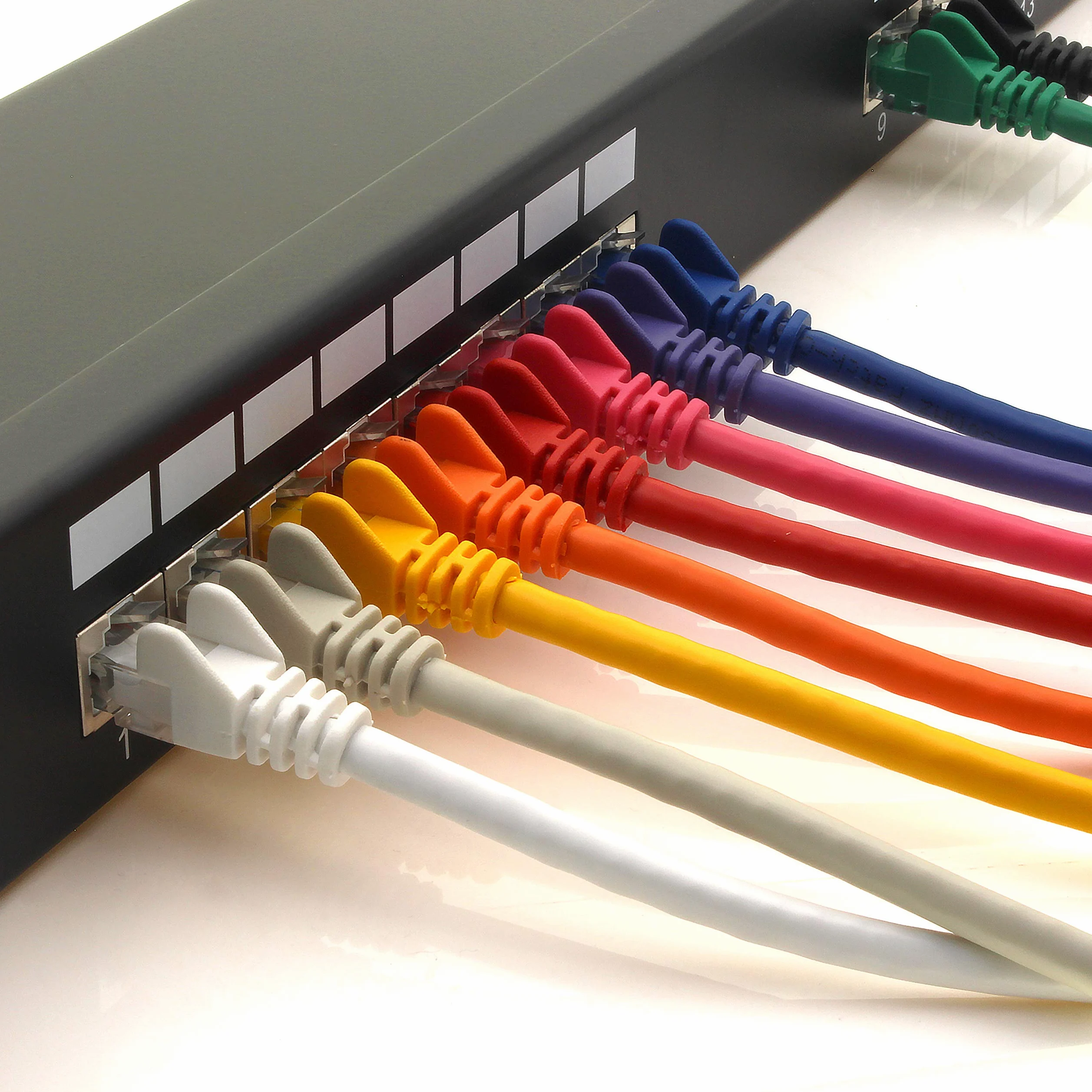 1aTTack.de 367460 Panneau de brassage CAT6a Panneau de distribution noir 16 ports Technologie de connexion LSA+ Distribution réseau - RJ45 - TIA 568 A/B - noir