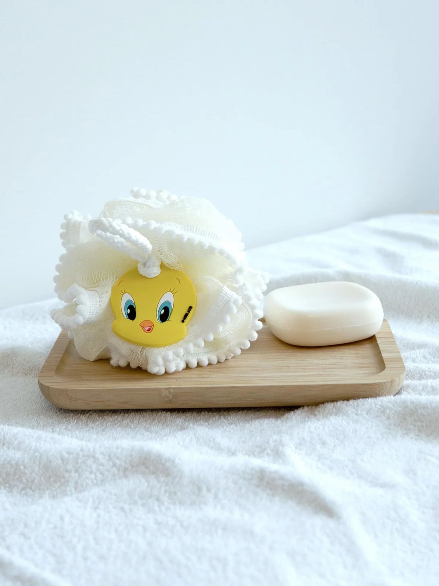 Looney Tunes Fleur de Douche Bébé Titi 15×15 cm Éponge Douce Lavable Accessoire Bain Shampooing Massage Corps Visage Enfant Officiel Warner Bros