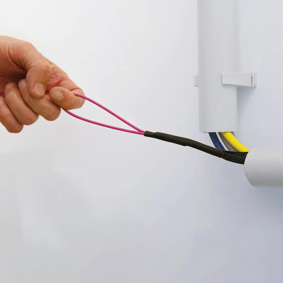 LogiLink FT2U200 – Câble de jonction à fibre optique U-DQ(ZN) soutien-gorge, (pour intérieur et extérieur), avec aide à la traction 8 fibres Multimode OM4, LC/UPC – LC/UPC, 200 m