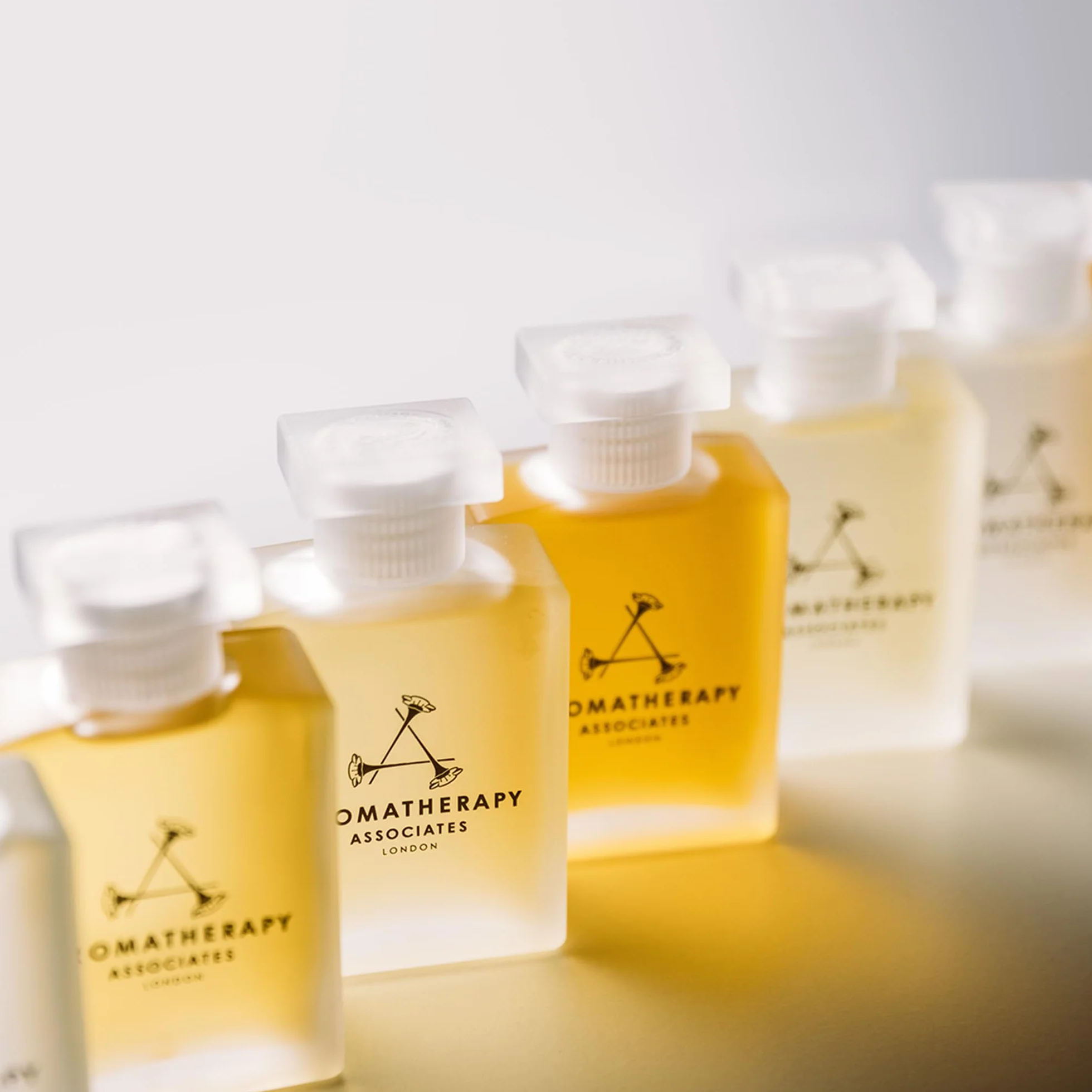 AROMATHERAPY ASSOCIATES Huile Bain & Douche Equilibrium Support 55 ml